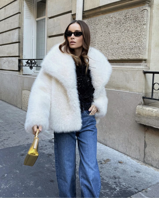 Large Lapel Faux Fur Coat – Elegant Winter Style