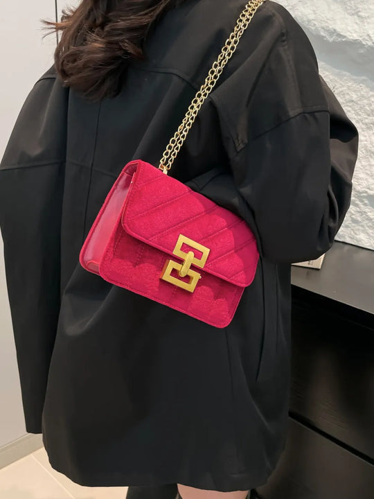 ChainAura – Minimalist Shoulder Bag