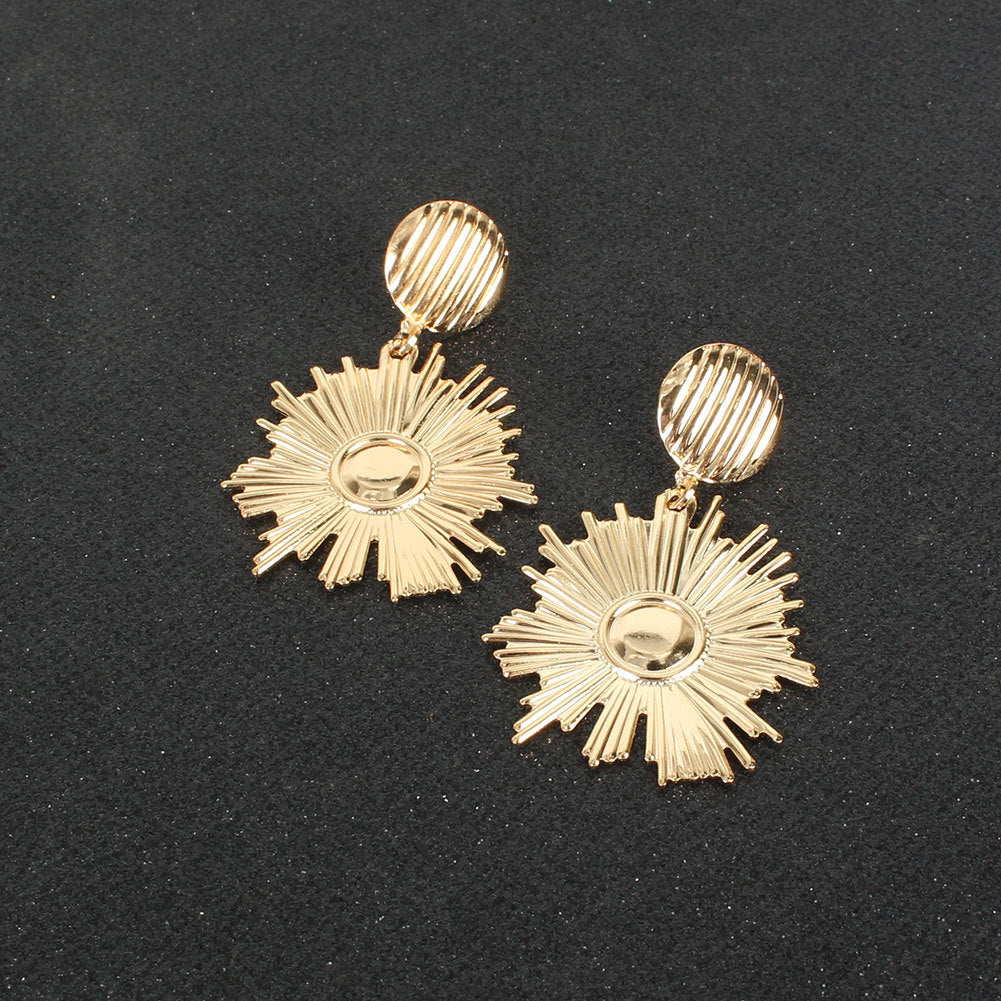 Retro Alloy Flower Long Earrings Fashionable Earrings For Women