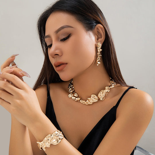 Liquid wrinkled irregular collar choker metal lava necklace