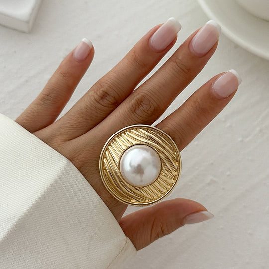 Pearl Twist Hollow Ring