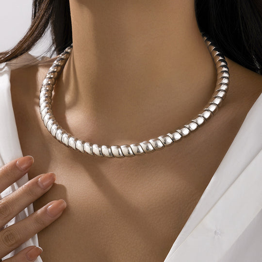 Spiral Twist Circle Necklace