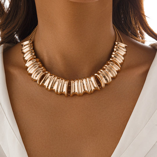 Spiral Twist Circle Necklace