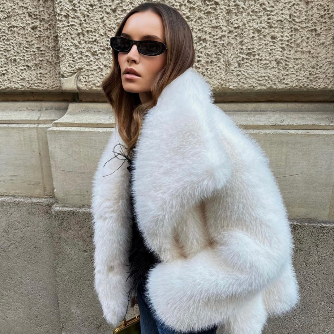 Large Lapel Faux Fur Coat – Elegant Winter Style