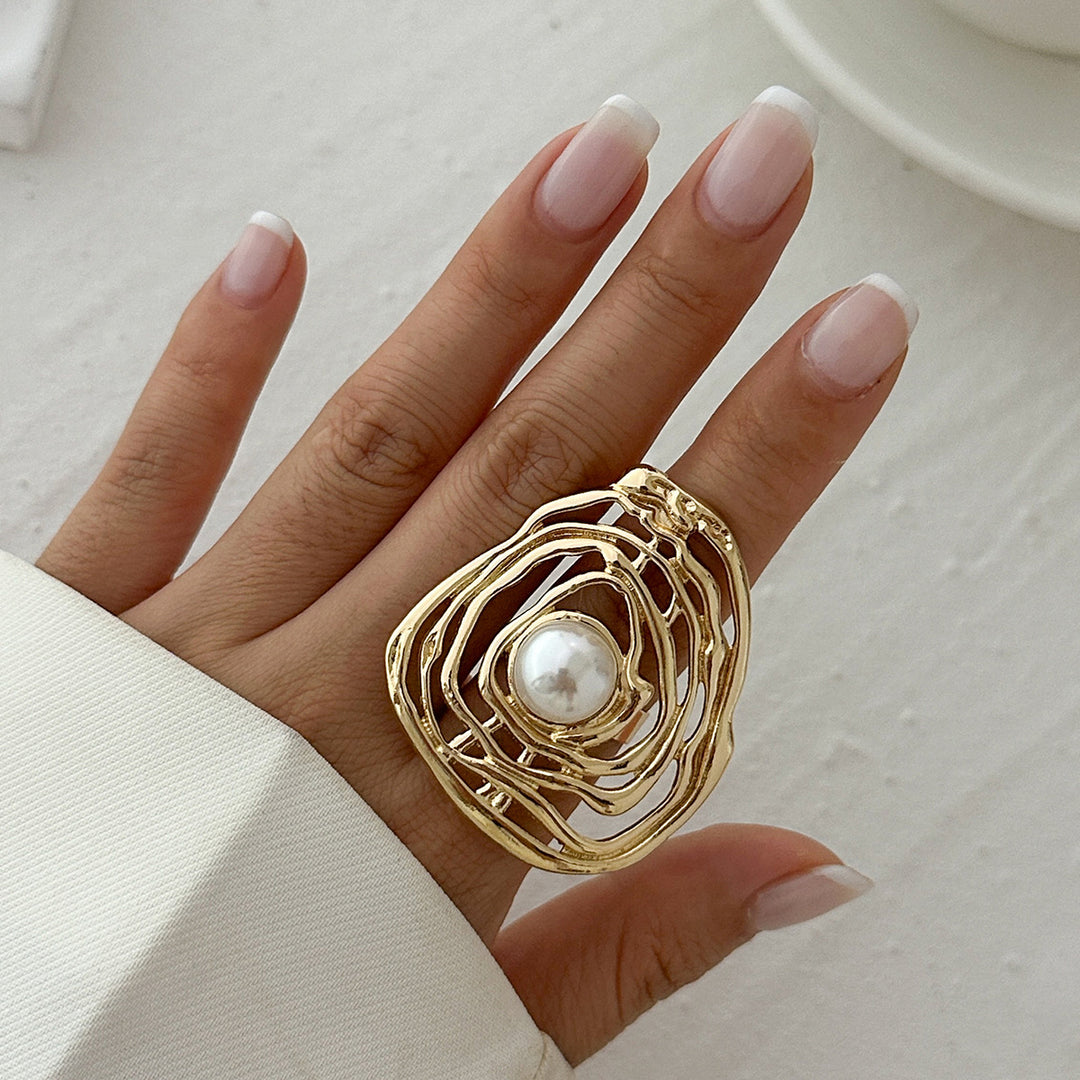 Pearl Twist Hollow Ring