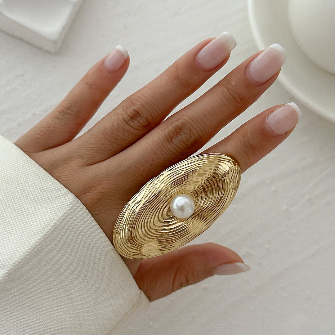 Pearl Twist Hollow Ring