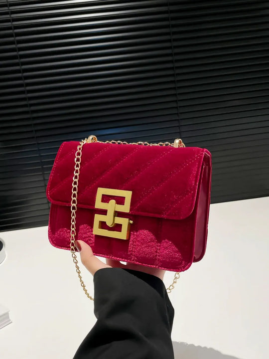 ChainAura – Minimalist Shoulder Bag