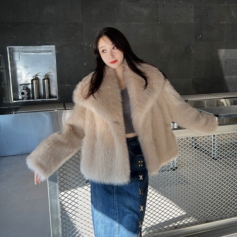 Large Lapel Faux Fur Coat – Elegant Winter Style