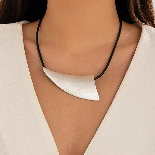 Exaggerated Geometric Splicing INS-Style Metal Wire Necklace