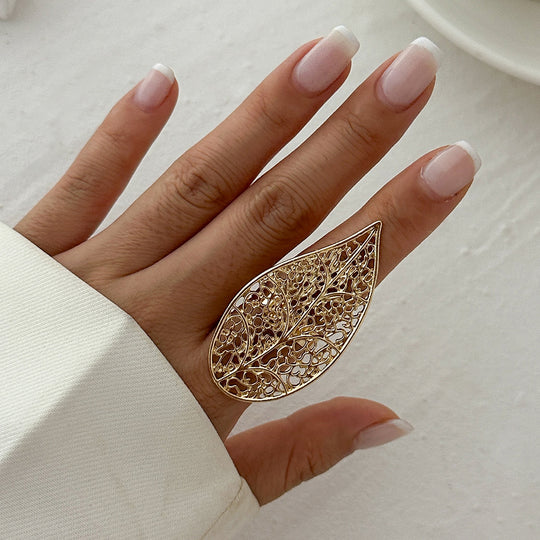 Pearl Twist Hollow Ring