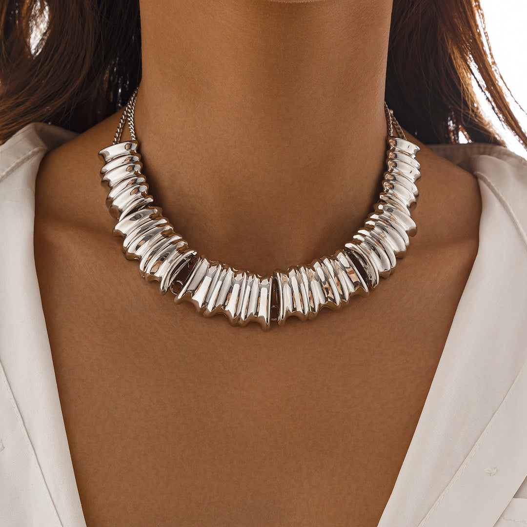 Spiral Twist Circle Necklace