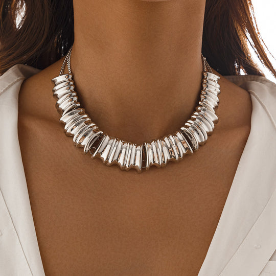 Spiral Twist Circle Necklace