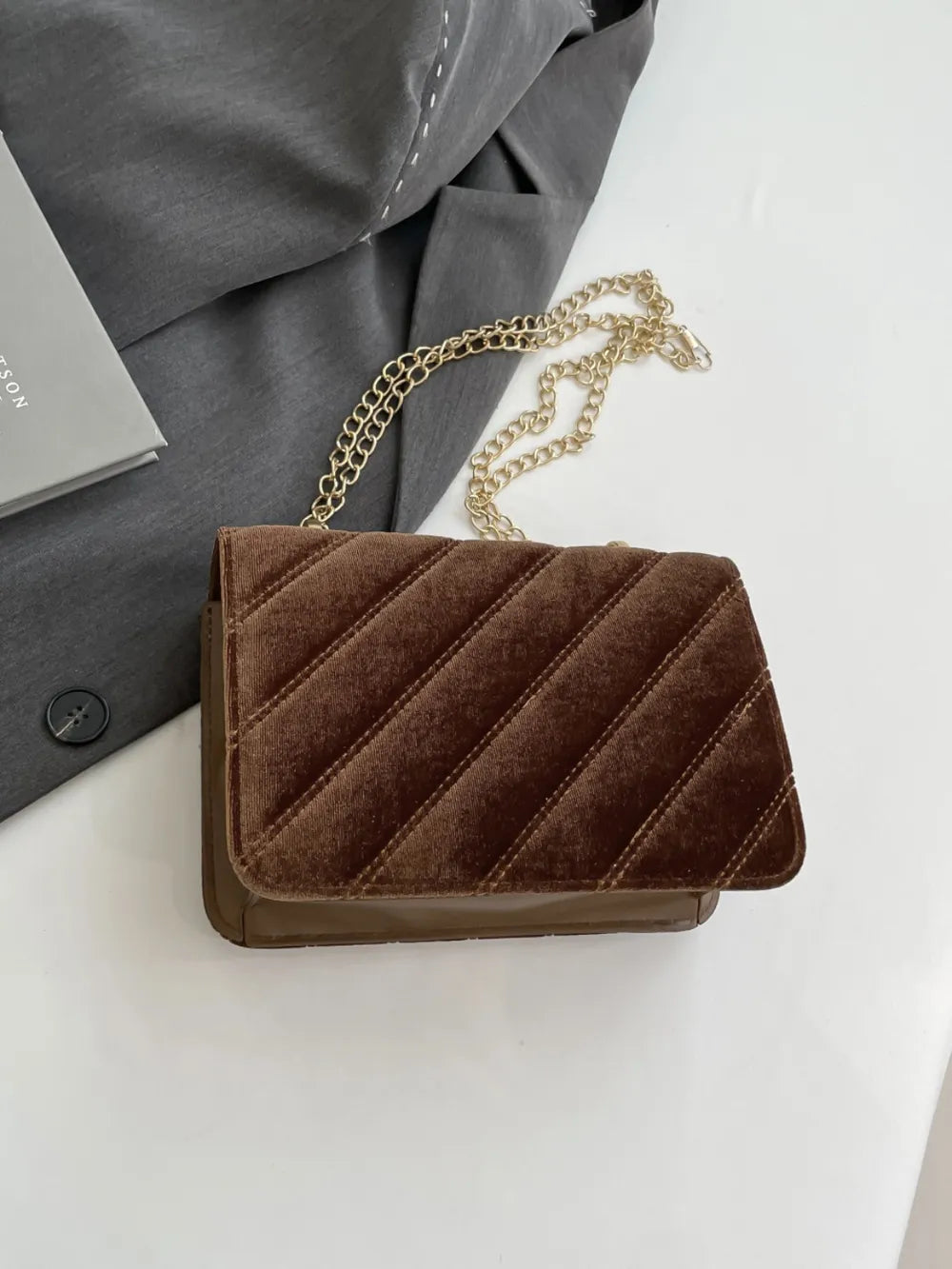 ChainAura – Minimalist Shoulder Bag